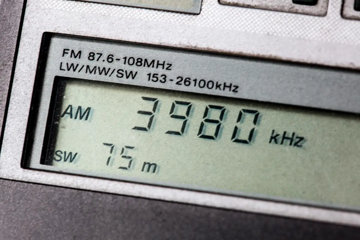 Shortwave Radio Frequency Indicator